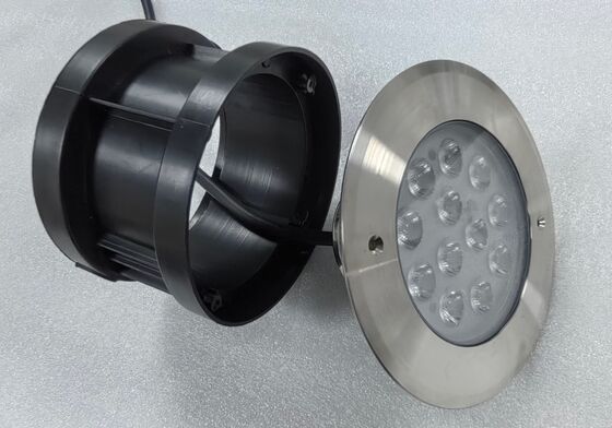 316L paslanmaz çelik sualtı LED lambaları 100lmw ışık verimliliği sunar akvaryumlar için mükemmel havuzlar ve su özellikleri