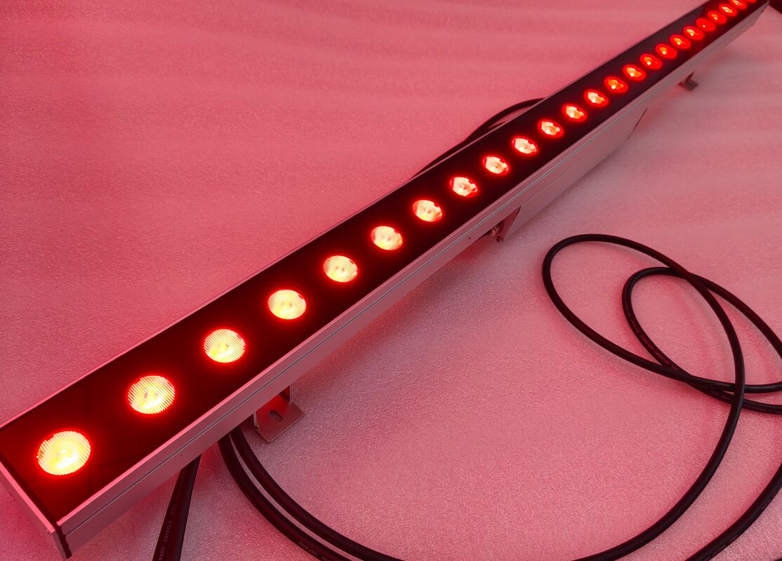 Açma kapama veya DMX512 Kontrol Modu 24 adet LED Işık Kaynağı ve Dayanıklı Alüminyum Alaşımlı Yapıya Sahip LED Duvar Yıkama Işıkları